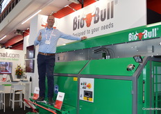 Rembrandt van Meegen on top of the Bio Bull, of which fully electrically powered versions also exist today.